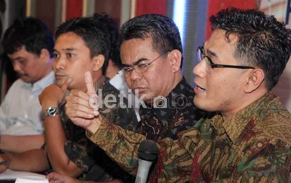 Bertemu 6 Jam di Balai Kota, Jokowi dan Budiman Sudjatmiko Bahas UU Desa