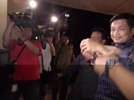 Digiring ke Mabes Polri, AKBP Idha Senyum, Bripka MP Tutupi Wajah