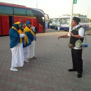 Menuju Makkah, Jamaah Embarkasi Jakarta Miqot di Masjid Bir Ali