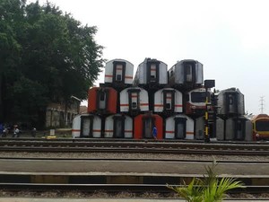 4 Kereta Bersejarah Diselamatkan dari Kuburan Massal KRL di Purwakarta