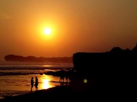 Pantai Indrayanti Di Gunungkidul Punya Sunset Seindah Ini