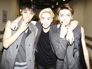 Liburan Bareng, Tao, Sehun dan Suho EXO Dikuntit Sasaeng Fans