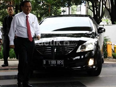 Mobil Menteri Pakai Mercy, Ini Tanggapan Toyota