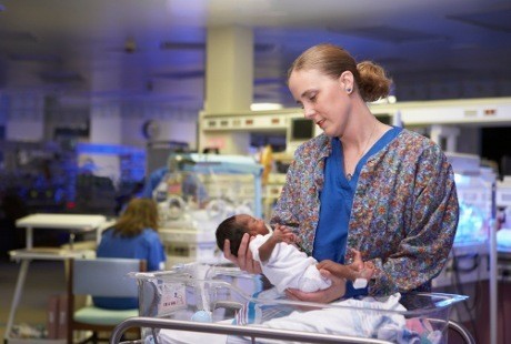 Studi: Ibu Stres Saat Hamil Sebabkan Bayi Lahir Menangis Lebih Lama