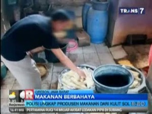 Polisi Ungkap Produsen Makanan dari Kulit Sol Sepatu
