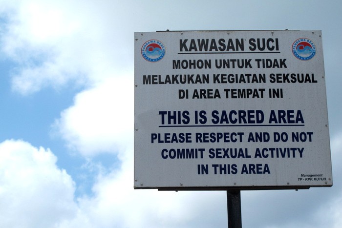 Ketika Turis Diminta Lebih Menghormati Masyarakat Bali