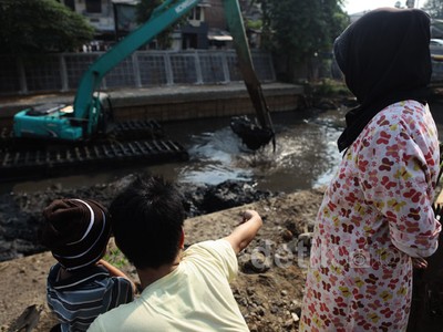 Normalisasi Kali Inspeksi Ciliwung Hampir Rampung