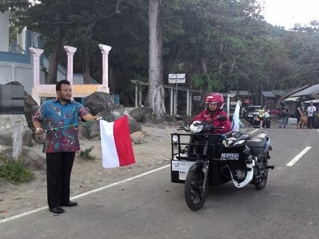 Tangguh, Wanita Difabel Ini Jelajahi Sumatera dengan Motor 3 Roda