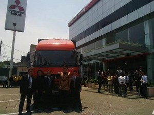 Mitsubishi Kenalkan Truk Fuso FJ 2523 di Bandung