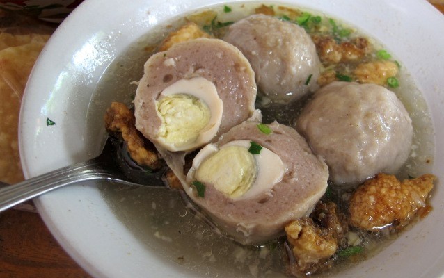 Yuk, Ngebakso yang Pedas Gurih di Tempat Makan Ini!