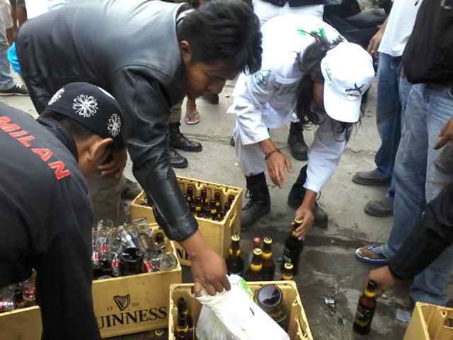 100-an Anggota Ormas Amuk Gudang Miras Berkedok Penyimpanan Biskuit