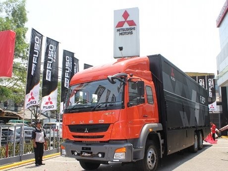 Di Jabar Mitsubishi Rajanya Truk