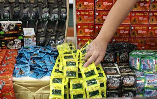 Awas! Ini Bahayanya Pakai Kosmetika Ilegal