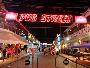 Ini Tempat Nongkrong Favorit Turis di Siem Reap