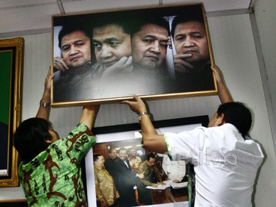 Ahmad Yani Beres-beres Ruang Kerja