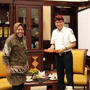 Jonan Temui Risma, KAI Biayai Penuh Proyek Trem di Surabaya