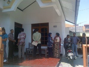 Siang Bolong, 2 Pria Misterius Acak-acak Rumah Juragan Beras Semarang