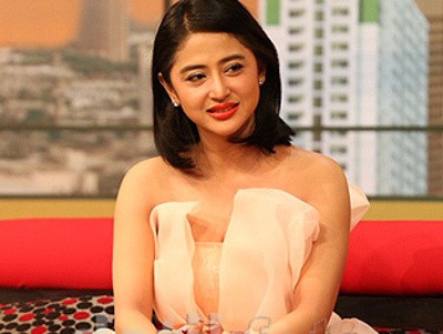 Dewi Persik Masih Bungkam Soal Pengakuan Menikah