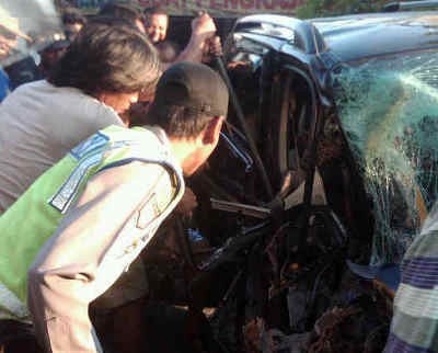 Terios Tabrak Truk Muat Sapi, Tiga Orang Luka-luka