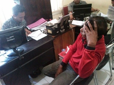 Truk Muat Jeruk Dirampok, Sopir Dikepruk Pistol