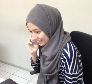 Persiapan ke New York, Mega Iskanti Magang di Redaksi Wolipop