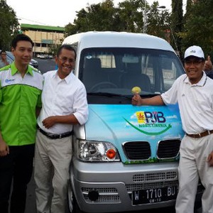 Dahlan Jajal Mobil Listrik Pertama yang Punya STNK di Surabaya