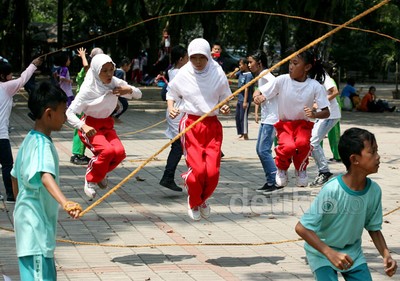 Lestarikan Permainan Tradisional Lewat Pesta Anak Negeri
