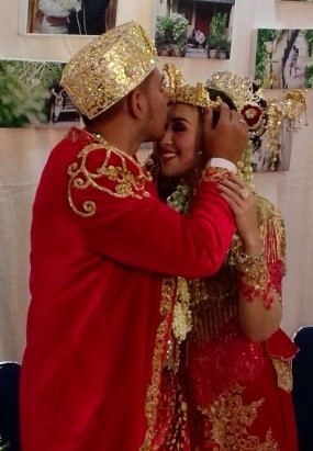 Biasa Tampil Rock n Roll, Chua Pilih Acara Adat di Pernikahan