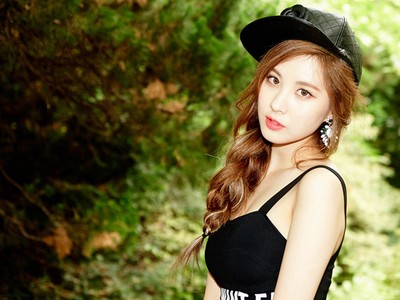 Seohyun Tampak Seksi dan Dewasa untuk Comeback TaeTiSeo