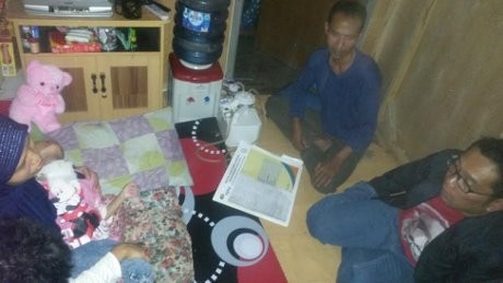 Kunjungi Mega Bocah Lumpuh Otak, Ridwan Kamil Janjikan Pengobatan Gratis