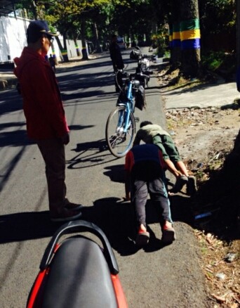 Ridwan Kamil Hukum ABG Tak Pakai Helm Push Up 35 Kali