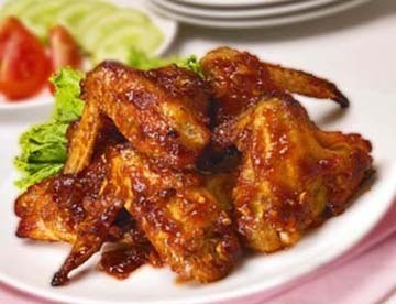 Bikin Sendiri Sayap Ayam Lada Hitam atau Sayap Ayam Bakar Madu yang Gurih Enak
