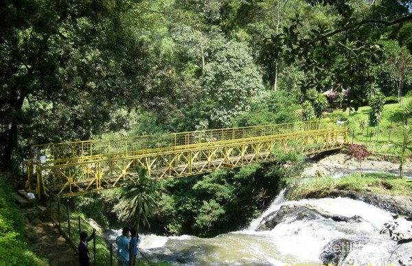 Curug Omas, Air Terjun Keren Dekat Tebing Karaton