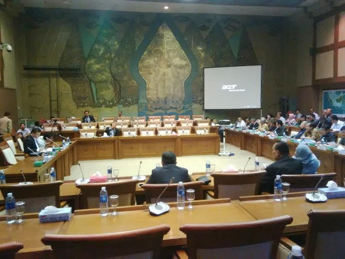 Jadi Plt Menteri ESDM, CT Rapat dengan Komisi VII DPR