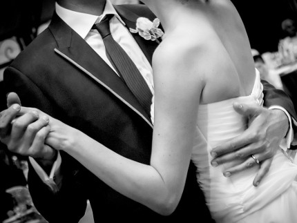 Pasangan Artis yang Menikah Beda Agama Lalu Cerai