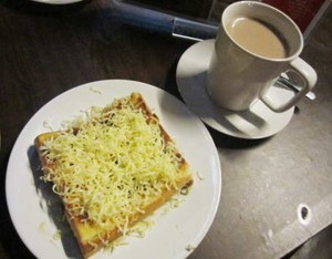Yuk, Jajan Roti Bakar Manis yang Murmer dan Mengenyangkan