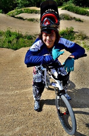 Tumpuan Emas Indonesia di Pundak Elga Kharisma