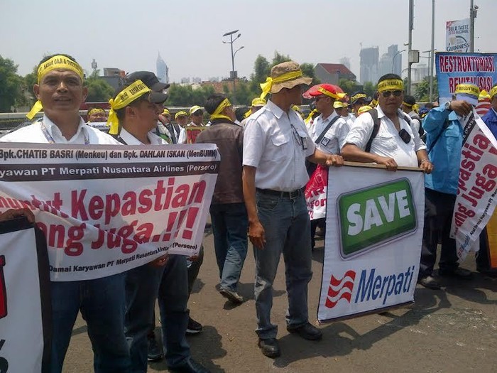 Gaji 9 Bulan Tak Dibayar, Ratusan Pegawai Merpati Teriak di DPR