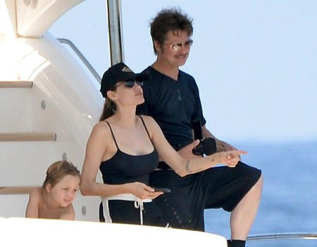 Mengintip Bulan Madu Super Mewah Brangelina di Malta