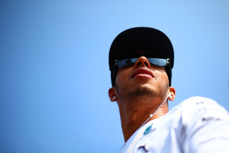 Hamilton Harapkan Peruntungannya di Singapura Membaik