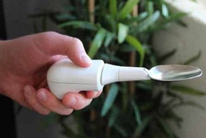 Liftware, Sendok Pintar untuk Bantu Pasien Parkinson Makan