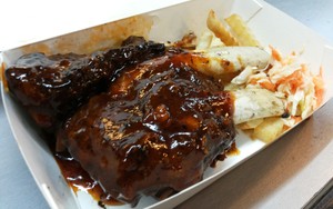 Jakarta Food Truck: Nikmatnya Smoke Ribs Mantap Berbalut Saus BBQ yang Asam Gurih