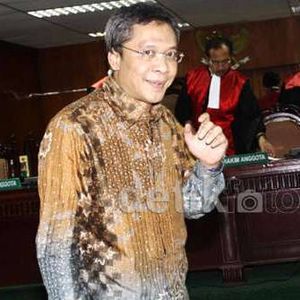 Kasasi Ditolak MA, Ahmad Fathanah Tetap Dihukum 16 Tahun Penjara Kasasi Ditolak MA, Ahmad Fathanah Tetap Dihukum 16 Tahun Penjara
