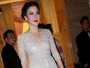 Rumah Tangga Harmonis, Alice Norin Tak Banyak Nuntut Suami
