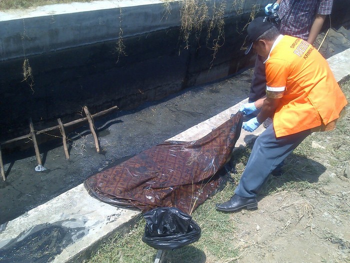 Ada Kain Batik Tersayat dan Kaos di TKP Potongan Tubuh di Semarang