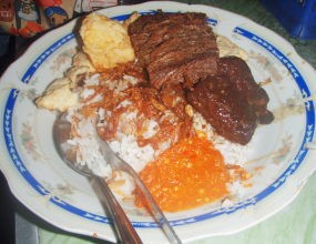 Kangen Nasi Uduk Betawi? Mampirlah ke Warung Nasi Uduk yang Buka Sampai Tengah Malam Ini