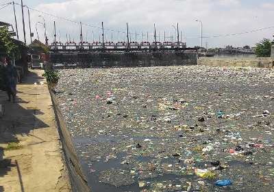 Sampah di Morokrembangan, Dinas PU: Susah Mengubah Kebiasaan Warga