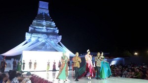 Meriah Habis! Bupati Banyuwangi Mendadak jadi Model