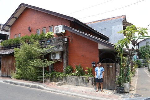 Uniknya Rumah Dwi Andhika Bergaya Tropis Etnik