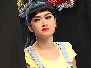 Julia Perez Gemar Nonton Warkop DKI dan Film Suzanna